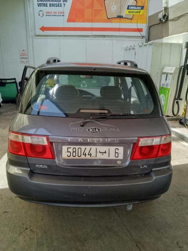 kia carens 