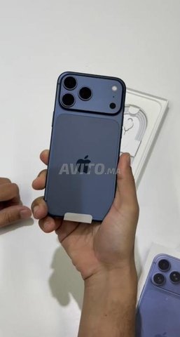 iPhone 17 PRO 256 GB esim أزرق