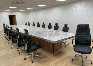 طاولة اجتماعات مستطيلة / بيضاوية / دائرية