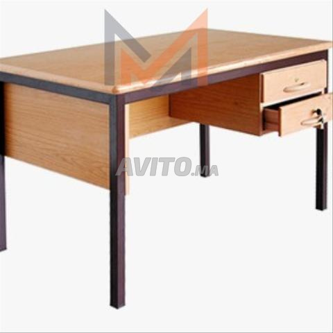 Bureau scolaire individuel – Modèle résistant