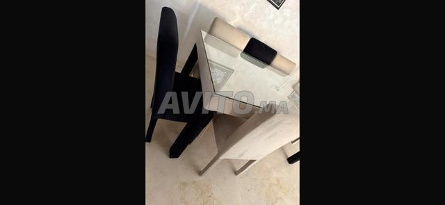 Table avec 6 chaises