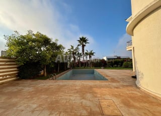 Villa sur 2500m² de Terrain à 10min de Casablanca