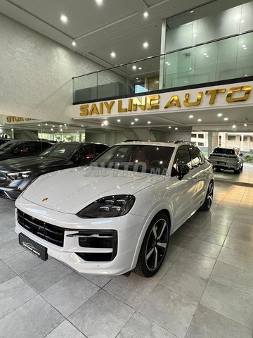 بورش كايين هايبرد أوتوماتيك 2025