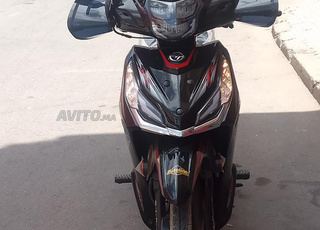 Sanya, paquet propre, utilisée depuis 4 mois / 6000 km