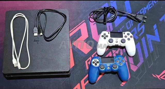 جهاز Ps4 slim بسعة تخزين 1 تيرابايت مع 2 يد تحكم