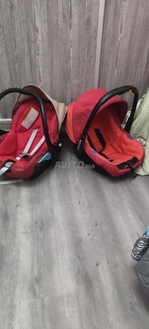 اثنان ماكسي كوسي يستخدمان للسيارة وعربة الأطفال