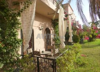 شقة بحديقة في النخيل إيدن بالم