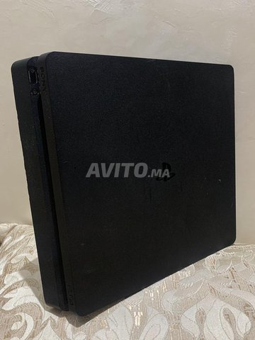 بلاي ستيشن 4 سليم بدون يد تحكم