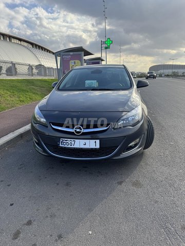 أوبل أسترا ديزل يدوية 2013 في عين عودة