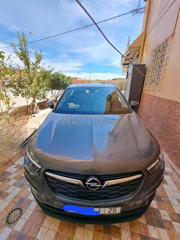 أوبل جراندلاند X، يد أولى، في حالة جيدة