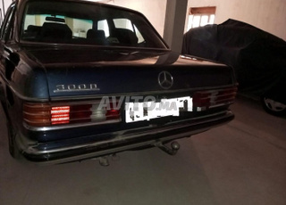 Voitures Mercedes 300 D en très bon état