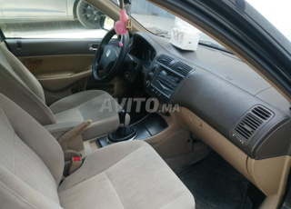 Honda Civic Essence Manuelle 2005 à Fès