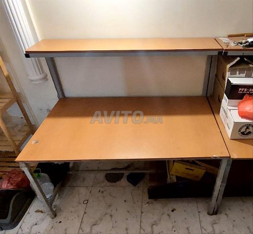 Tables de travail - طاولات عمل