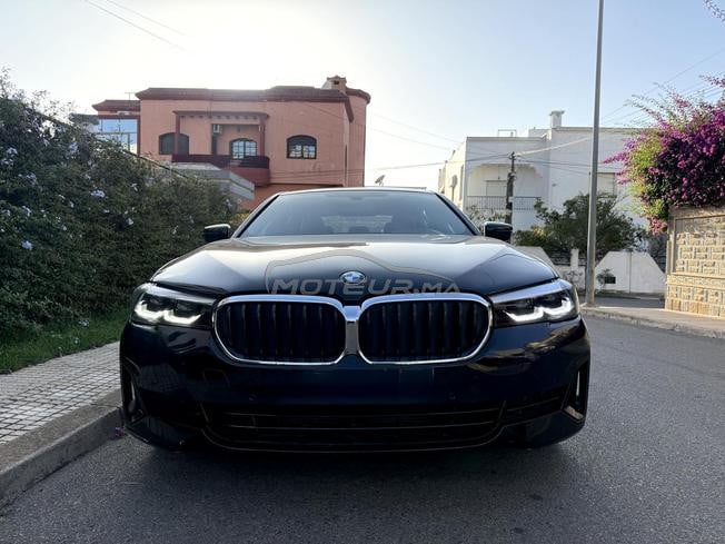 BMW Série 5  Modèle 2022 – Intérieur Tabac