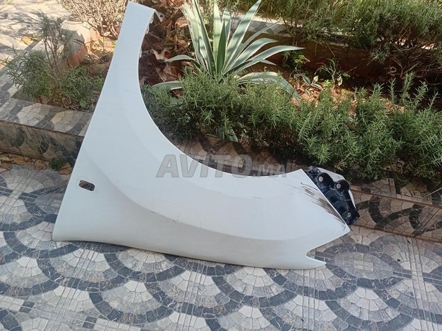 جناح أيسر لسيارة داسيا لوغان 2014