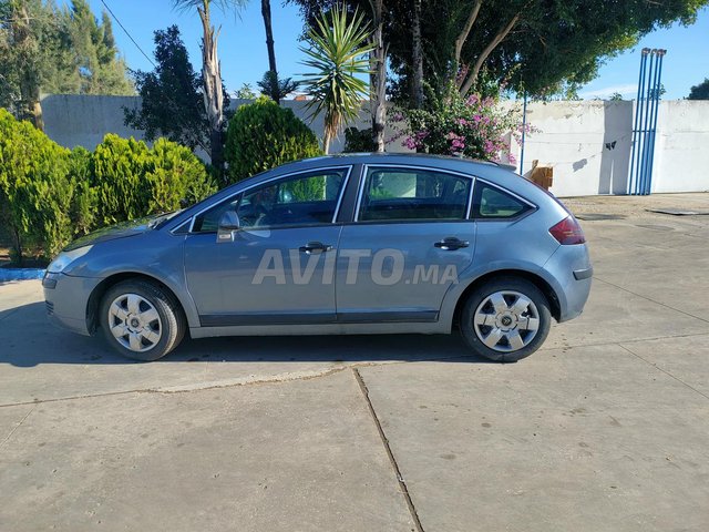 سيارة مليحة مزال نقية لي مهتم مرحبا