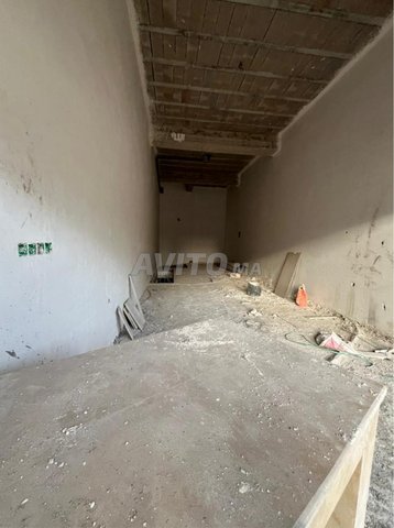 محل مع قبو للبيع 40.000 درهم/م2