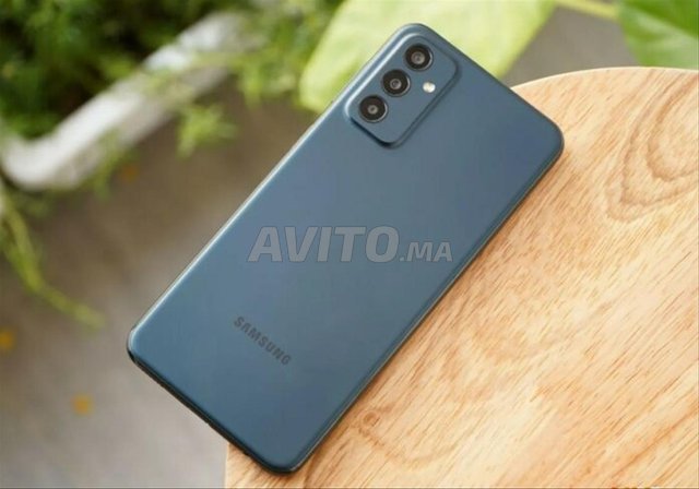 Téléphone de travail propre comme neuf