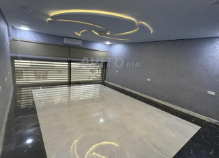 À VENDRE OU A LOUER MAGAZIN BOUTIQUE BUREAU