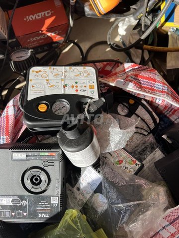 Gonfleur neuf avec produit anticrevaison