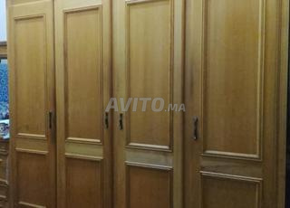 Mario en bon état et coiffeuse