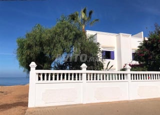 JOLIE VILLA EN BORDURE D'OCÉAN