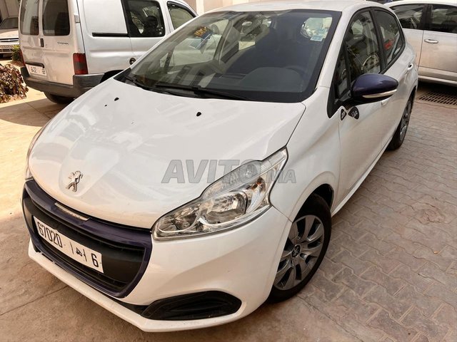 208 مثل موديل 2016