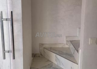 محل للإيجار لأخصائية تجميل