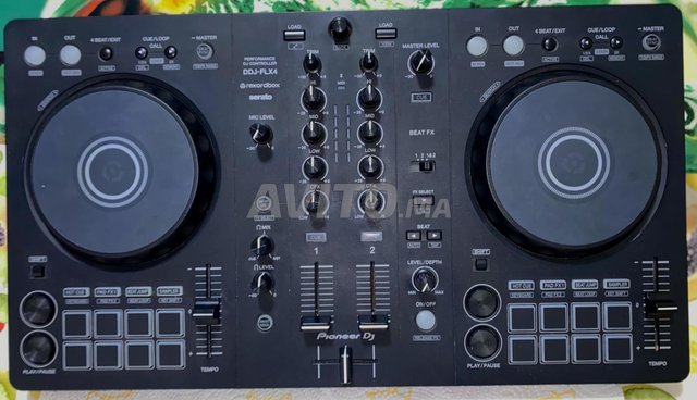طاولة DDJ FLX4