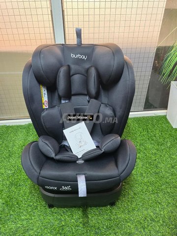 مقعد سيارة بورباي ايزوفكس 360