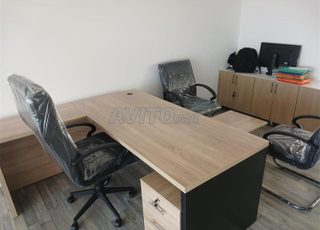 Bureau de direction avec retour et caisson chaises