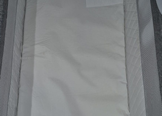 سرير أطفال بجانبي