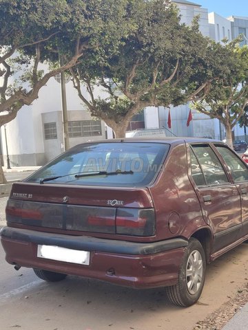 رونو R19 أستوريا موديل 93 ديوانة 2000