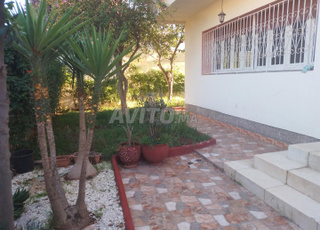 Villa à vendre 310m2 sur 3 niveaux ensoleillée