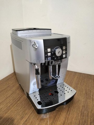 Cafetière Delonghi magnifica s kathan wtasar