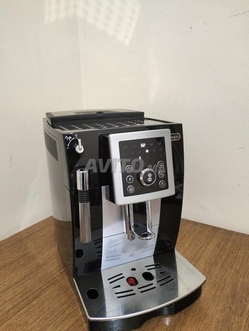 Cafetière Delonghi magnifica ECAM23