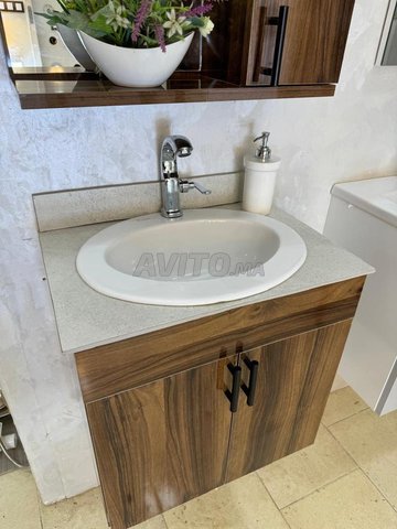 لافابو مع أثاث و مرآة