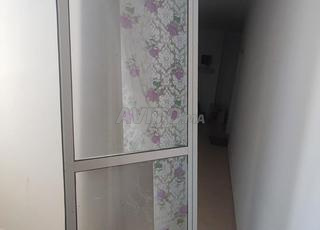 باب ألومنيوم بإطار