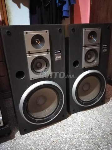 مكبر صوت كبير عتيق من الخشب ماركة سوني