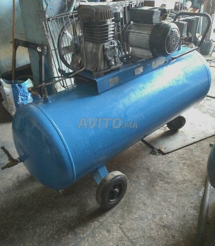 نافخ إيطالي 200 لتر 220 فولت