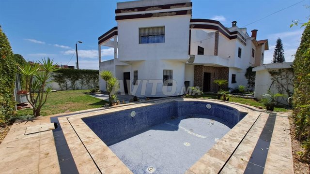 Villa à louer 3 façades 400m² filaha avec piscine