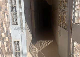 شقة جديدة في الطابق الأرضي مع مرآب بمساحة 108 متر مربع في وجدة