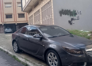 Opel Insignia Diesel Manuelle 2010 à Tanger