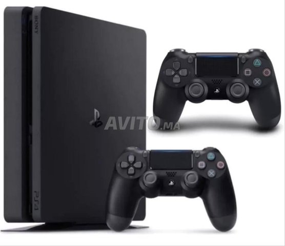 PlayStation 4 avec 2 manettes --- 1 To