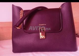 حقيبة للبيع