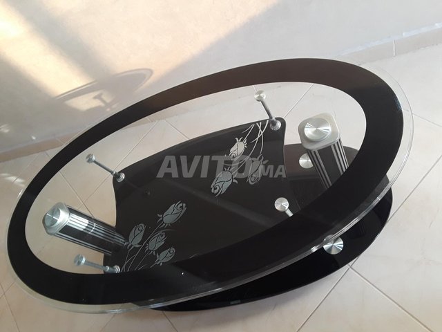 A vendre Table Basse Ovale en verre TREMPE