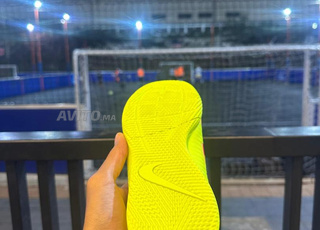 Vente d'espadrilles de foot