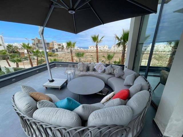 إيجار فيلا فاخرة في دار بوعزة. 850 متر مربع