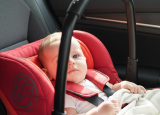 ماكسي كوزي يستخدم للسيارة والدراجة