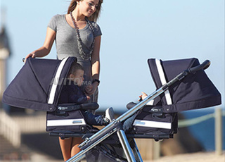 عربة أطفال للتوائم ذات وجهين